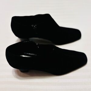 Ann Klein Circus Akvisage Black Suede Bootie Side Zipper 71/2 Slip On